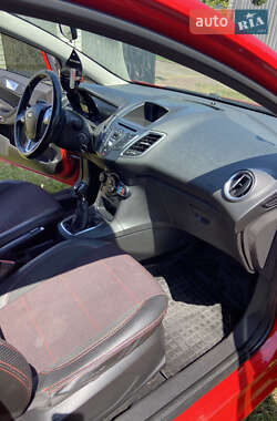Хэтчбек Ford Fiesta 2013 в 
