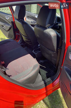 Хэтчбек Ford Fiesta 2013 в 