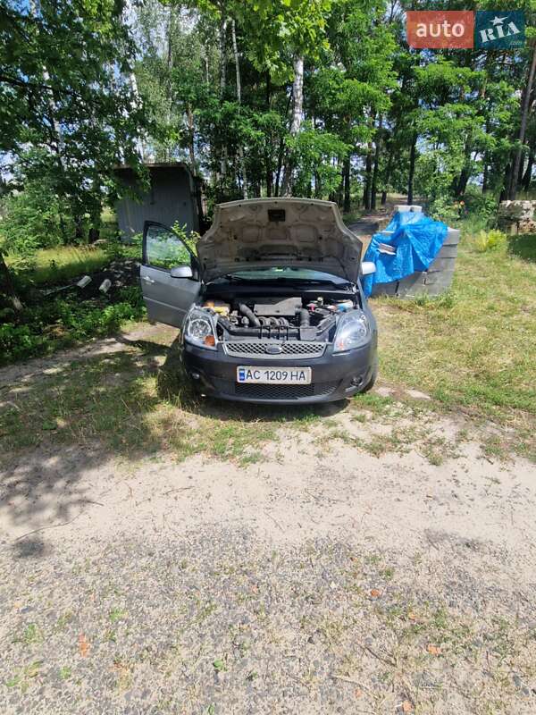 Хэтчбек Ford Fiesta 2007 в Луцке