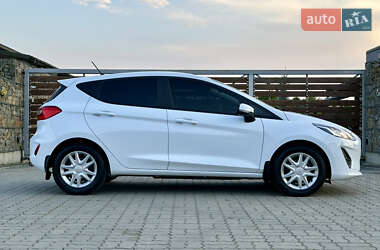 Хэтчбек Ford Fiesta 2018 в 