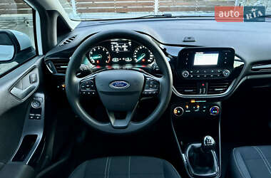 Хэтчбек Ford Fiesta 2018 в 
