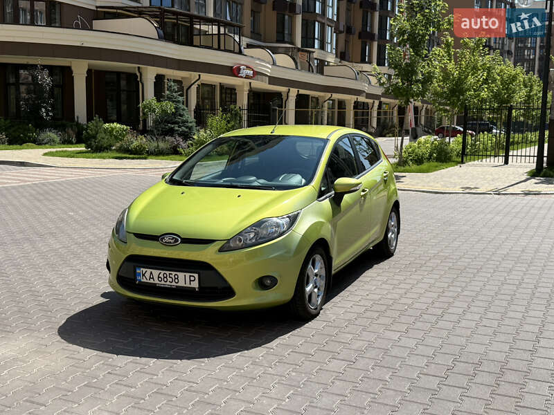 Хетчбек Ford Fiesta 2010 в Софіївській Борщагівці