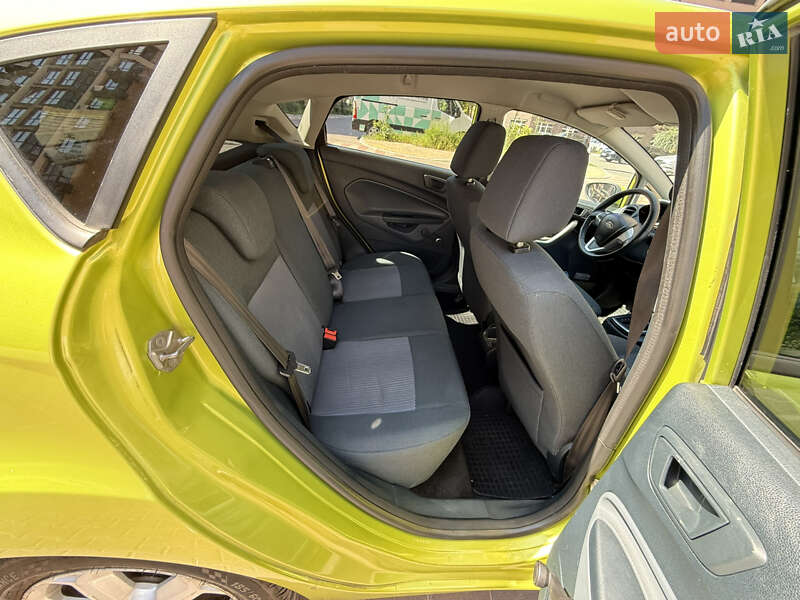 Хетчбек Ford Fiesta 2010 в Софіївській Борщагівці