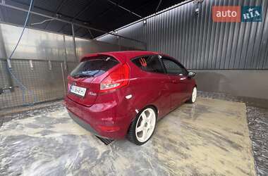 Хетчбек Ford Fiesta 2010 в 
