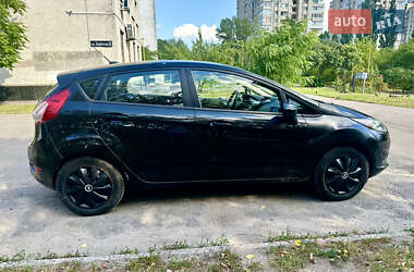 Хэтчбек Ford Fiesta 2014 в 