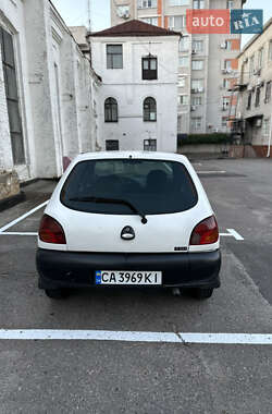 Хэтчбек Ford Fiesta 2000 в 