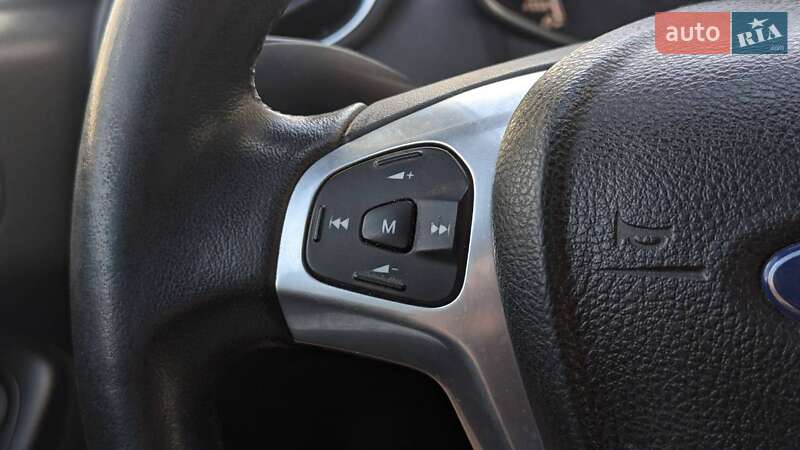 Хэтчбек Ford Fiesta 2013 в Киеве
