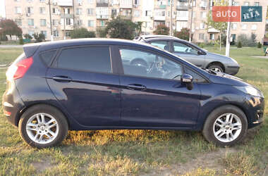 Хэтчбек Ford Fiesta 2015 в 