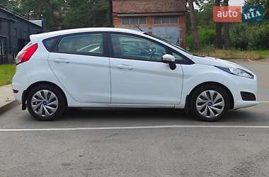 Хэтчбек Ford Fiesta 2013 в 