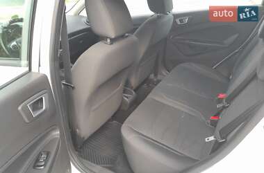 Хэтчбек Ford Fiesta 2013 в 