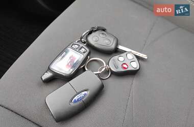 Хэтчбек Ford Fiesta 2013 в 