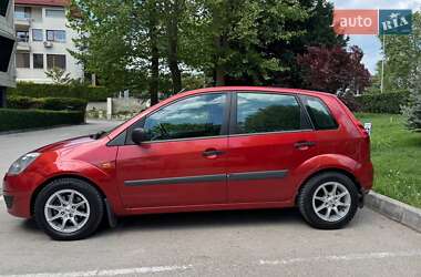Хэтчбек Ford Fiesta 2006 в 