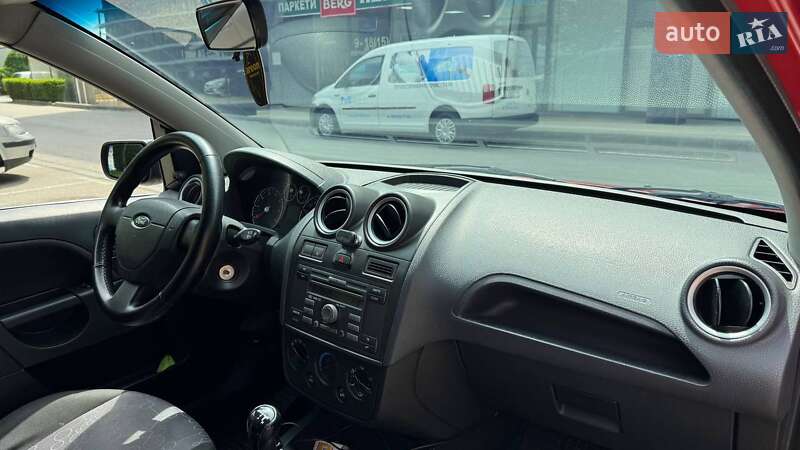 Хэтчбек Ford Fiesta 2006 в Николаеве
