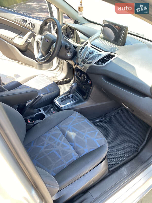 Хэтчбек Ford Fiesta 2011 в Тернополе фото 9 Хэтчбек Ford Fiesta 2011 в Тернополе