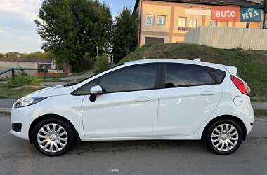 Хэтчбек Ford Fiesta 2016 в 