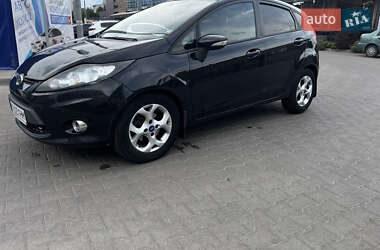 Хэтчбек Ford Fiesta 2011 в 