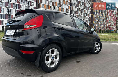 Хэтчбек Ford Fiesta 2011 в 