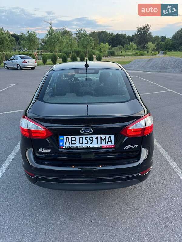 Седан Ford Fiesta 2017 в Хмільнику