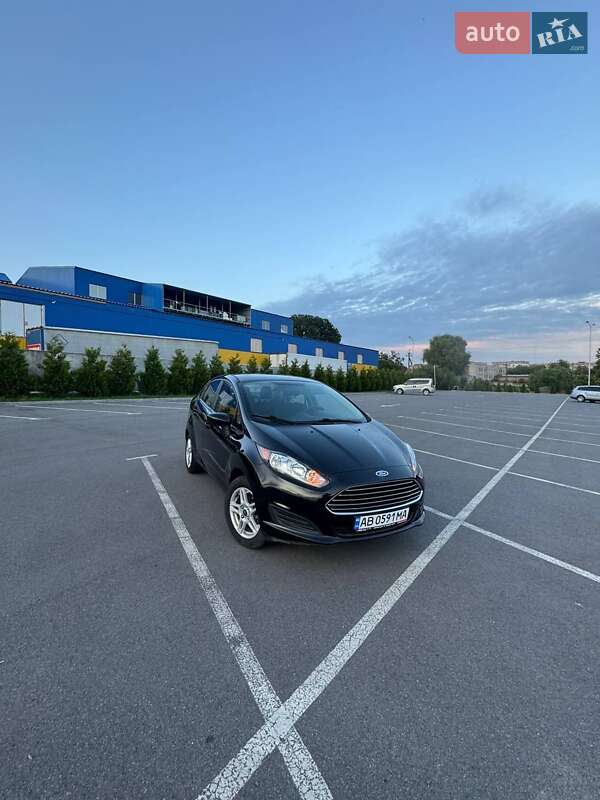 Седан Ford Fiesta 2017 в Хмільнику