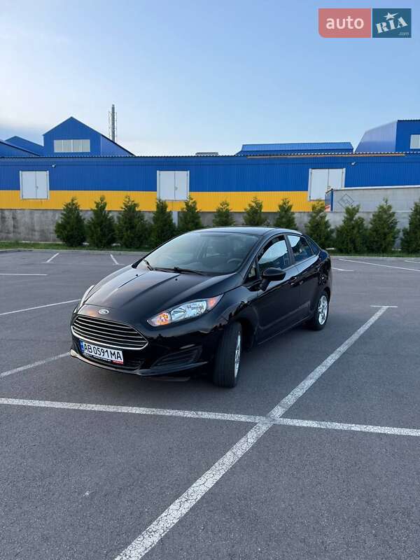 Седан Ford Fiesta 2017 в Хмільнику