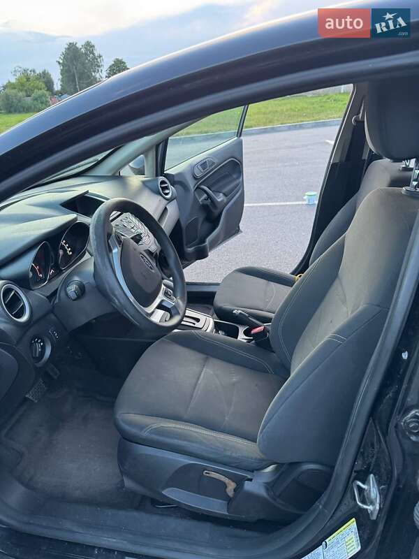 Седан Ford Fiesta 2017 в Хмільнику