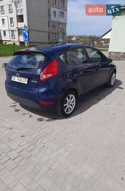 Хэтчбек Ford Fiesta 2012 в 