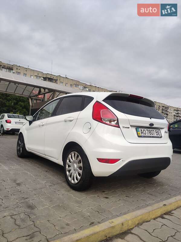 Хэтчбек Ford Fiesta 2013 в Львове
