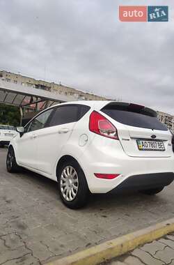 Хэтчбек Ford Fiesta 2013 в 