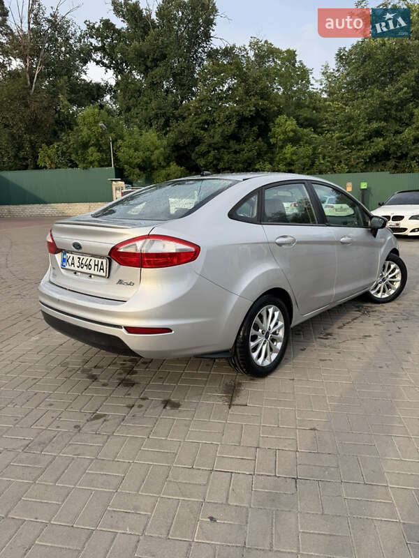 Седан Ford Fiesta 2014 в Киеве