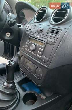 Хэтчбек Ford Fiesta 2007 в 