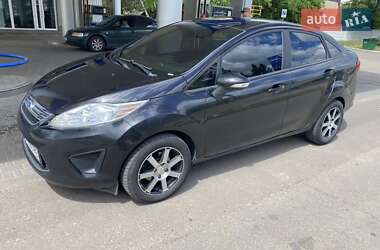 Седан Ford Fiesta 2011 в 