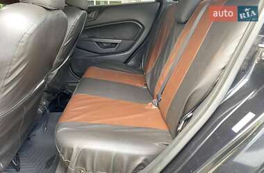Седан Ford Fiesta 2011 в 