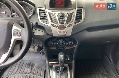 Седан Ford Fiesta 2011 в 