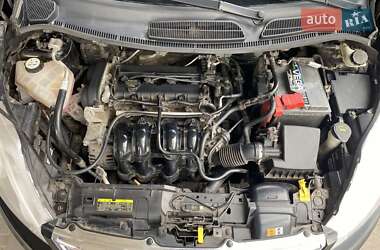 Седан Ford Fiesta 2011 в 