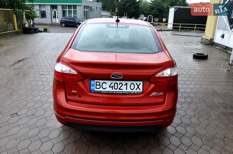 Седан Ford Fiesta 2018 в Львові
