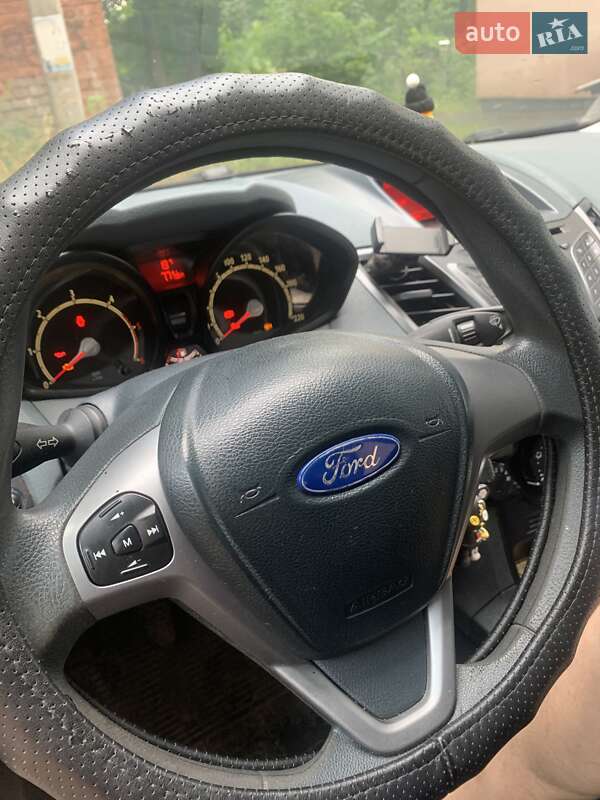 Хэтчбек Ford Fiesta 2009 в Виннице