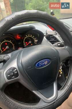 Хэтчбек Ford Fiesta 2009 в 