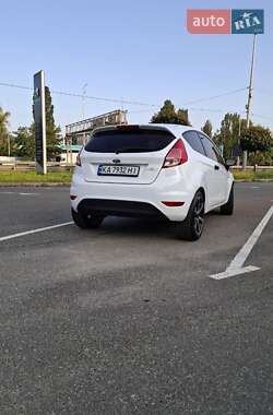 Хэтчбек Ford Fiesta 2013 в 