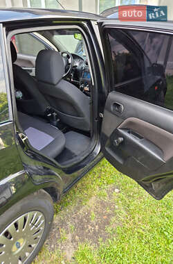 Хэтчбек Ford Fiesta 2007 в 