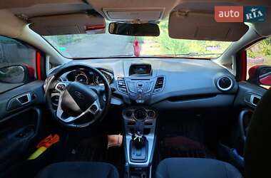 Хэтчбек Ford Fiesta 2013 в 
