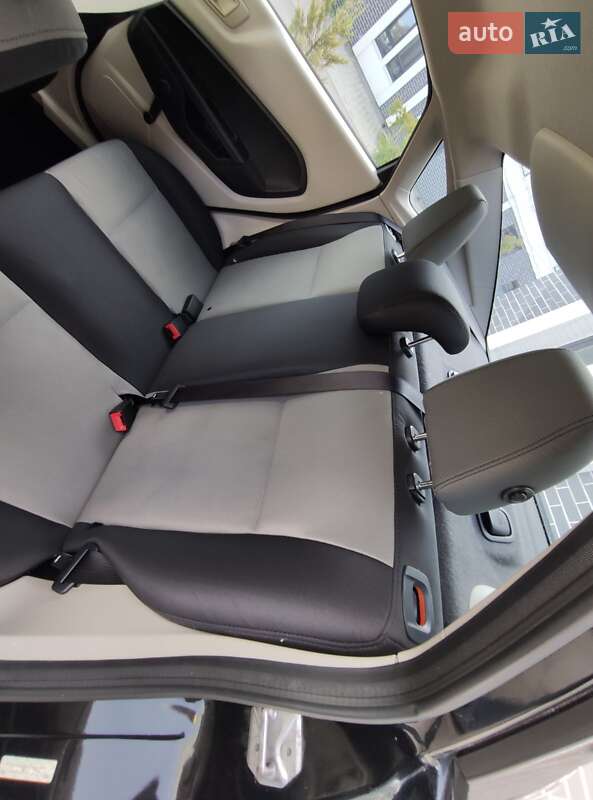 Седан Ford Fiesta 2013 в Киеве