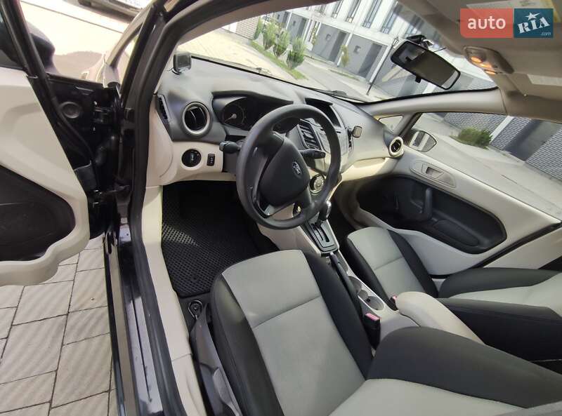 Седан Ford Fiesta 2013 в Киеве