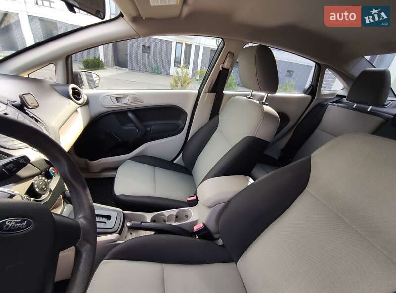 Седан Ford Fiesta 2013 в Киеве