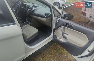 Хэтчбек Ford Fiesta 2018 в 