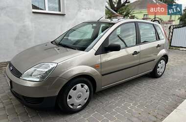 Хэтчбек Ford Fiesta 2002 в 