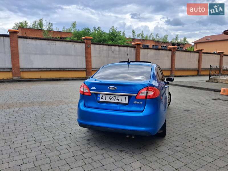 Седан Ford Fiesta 2011 в Коломиї