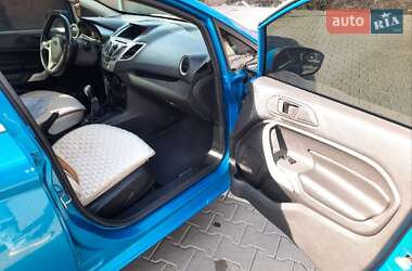 Седан Ford Fiesta 2011 в 
