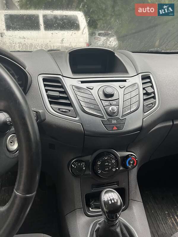 Хэтчбек Ford Fiesta 2013 в Хмельницком