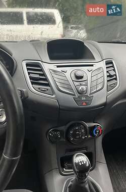 Хэтчбек Ford Fiesta 2013 в 