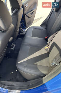 Хэтчбек Ford Fiesta 2013 в 
